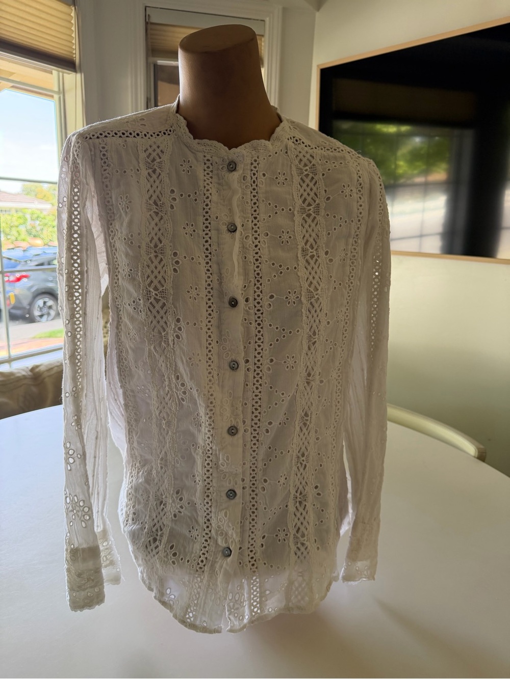 SUNDANCE WHITE FLORAL EYELET COTTON BLOUSE SIZE S